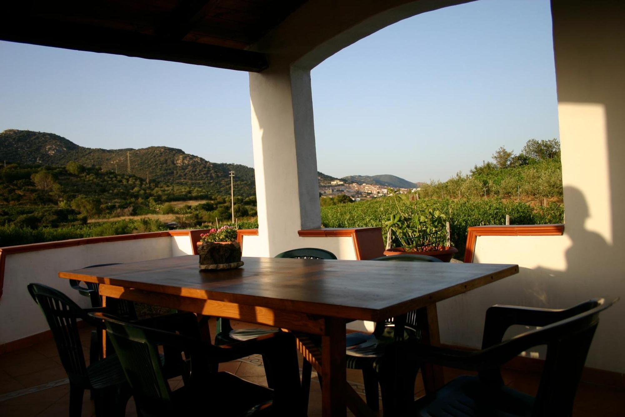 Agriturismo B&B Domo De Resteblas Berchidda Exterior photo
